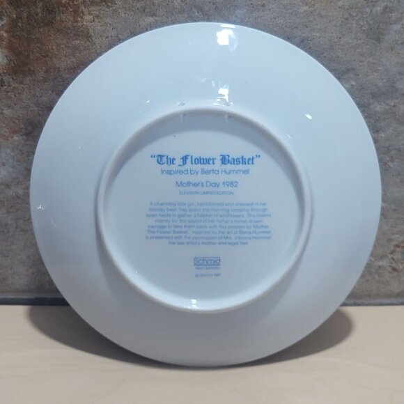 Schmid Hummel Mothers Day 1982 The Flower Basket Decorative Wall Hanging Plate - Picture 2 of 11